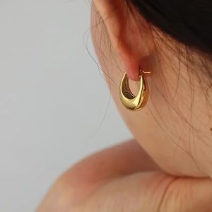 Minimalist chunky gold hoop earring , cute gold hoop earring , thick gold